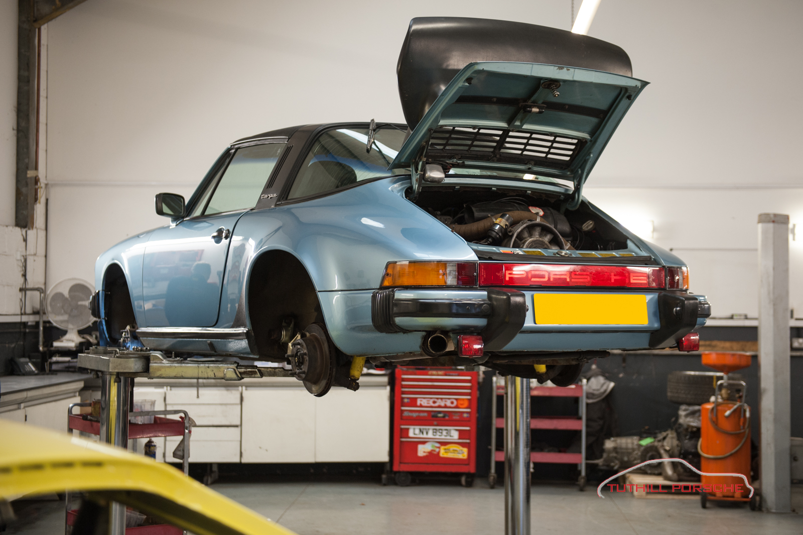 Book your classic Porsche 911 service with Tuthills