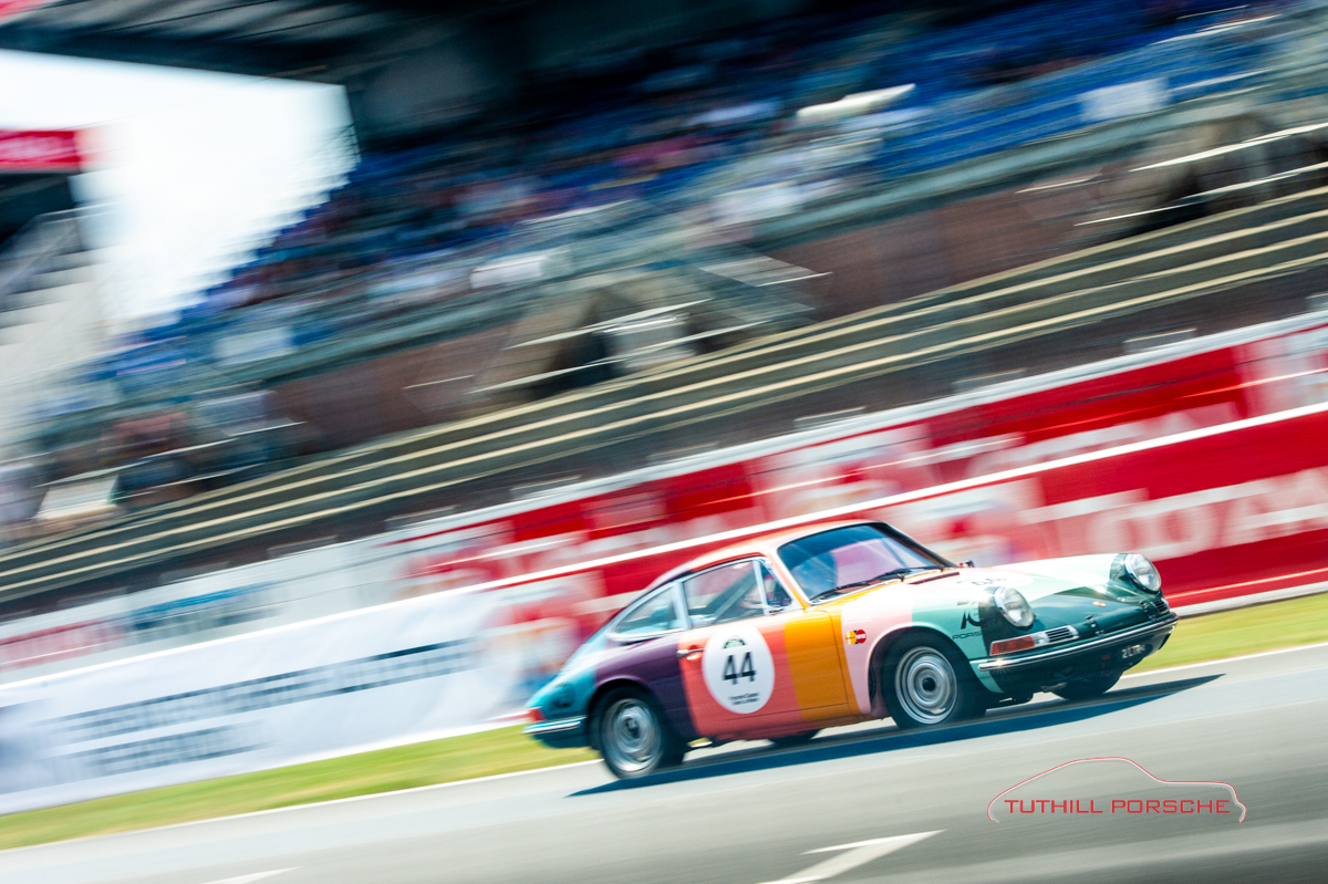 Tuthill Porsche 911 2-litres enjoy Le Mans Classic